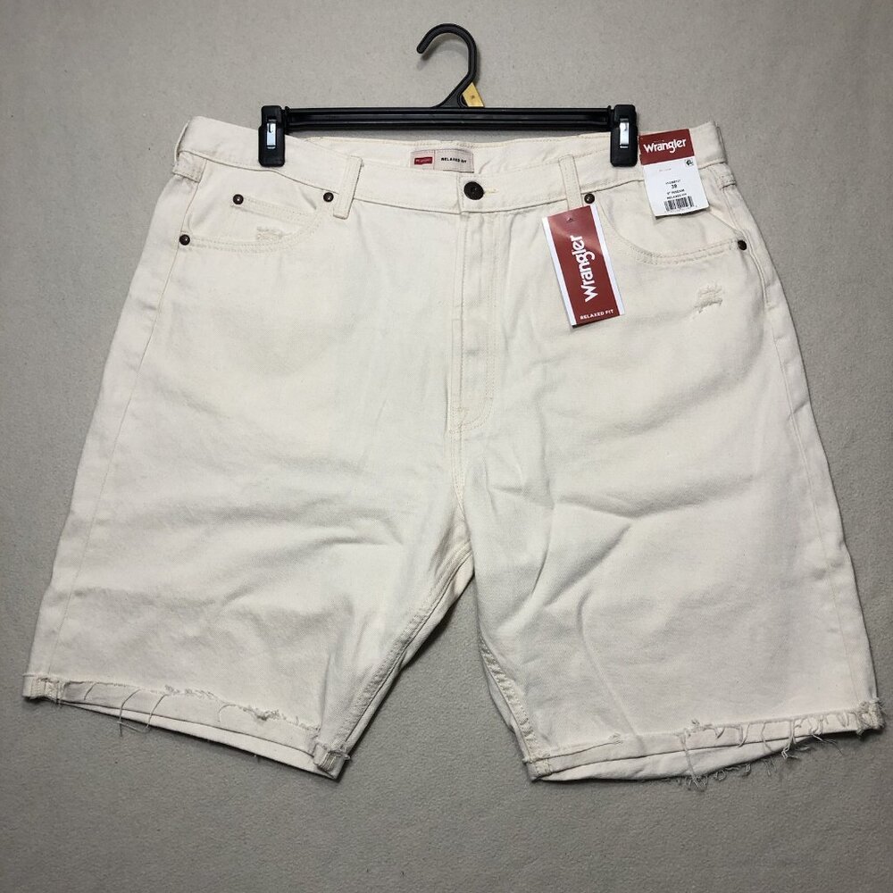 Wrangler Men's Relaxed Beige Jean Shorts 38 regular Relaxed Fit